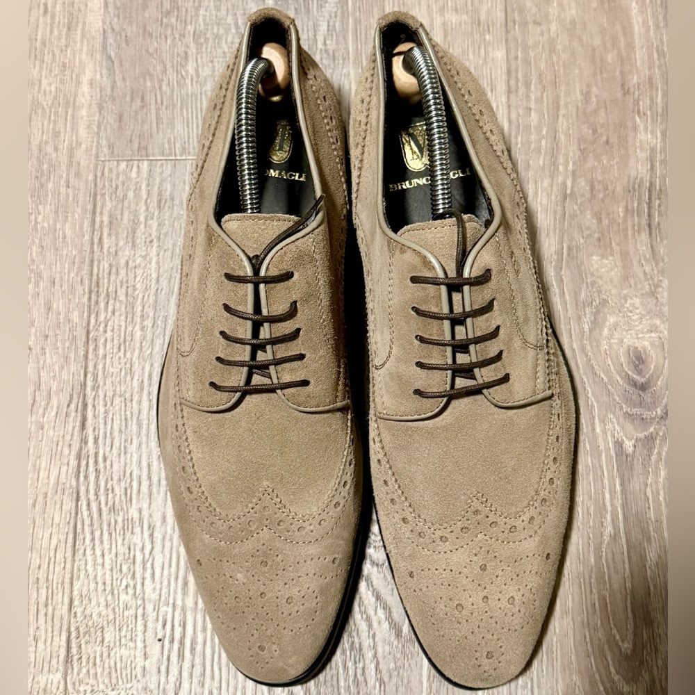 Men’s Bruno Magli Taupe/Tan Suede Leather Wingtip Derby’s Brogue Shoes Size 9.5